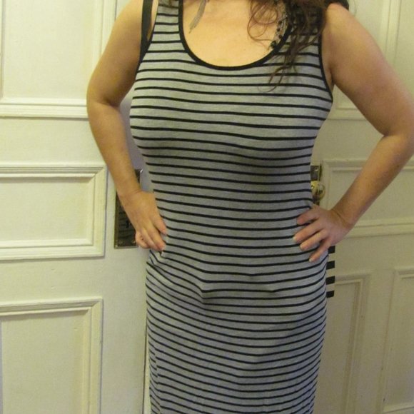 HKR Dress - Picture 1 of 4